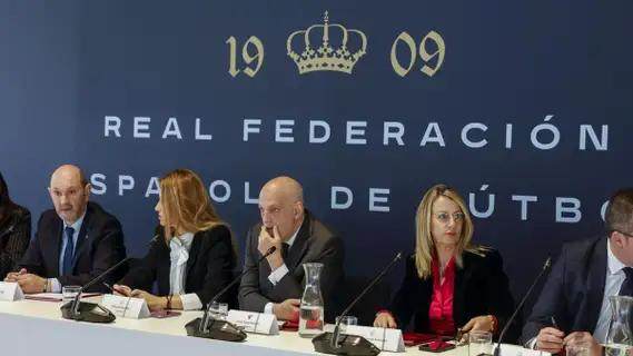 1738870838519084678.jpg 1738870825292.jpg