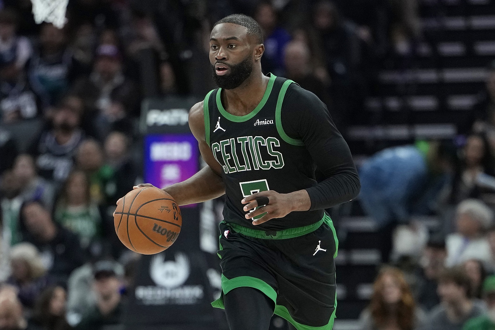 世界冠军赛-布朗：有球迷甚至赛季开始前希望我们摆烂 我现在对球队无比自豪